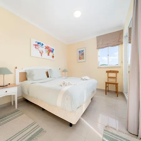 Daire Sleeps 4 Air Con T586222
